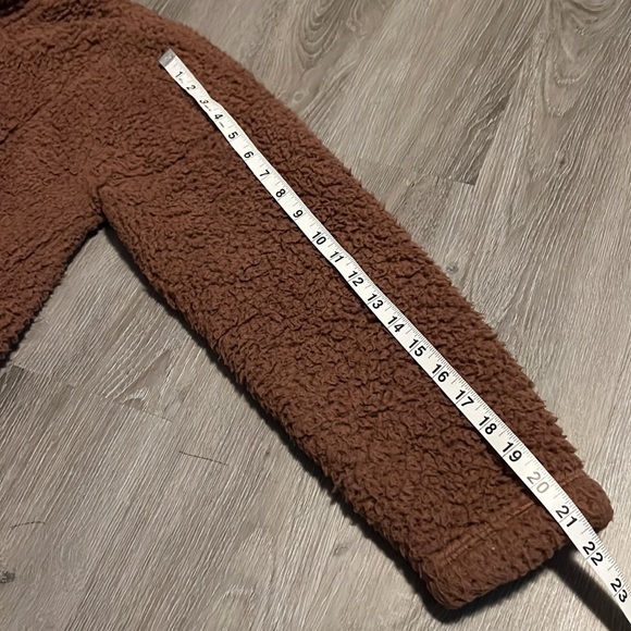 Abercrombie & Fitch teddy sweater . Size M - Picture 6 of 7
